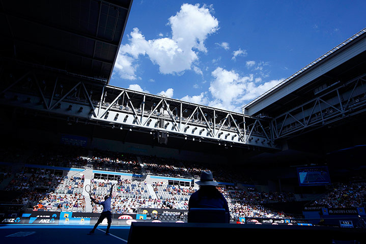 Aussie open day 2: Andy Murray serves to Go Soeda 