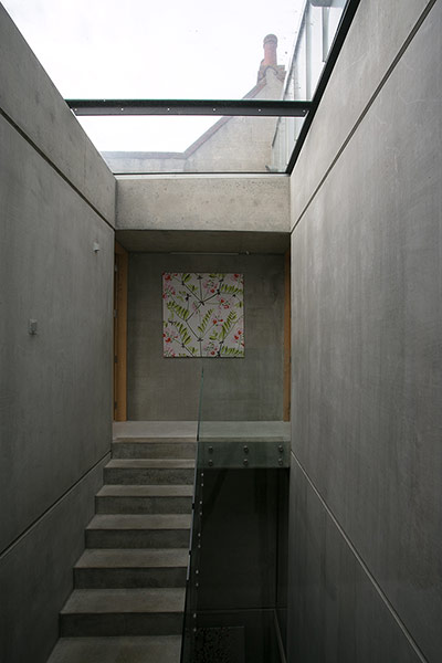Homes - Concrete house: concrete stairs with glass roof