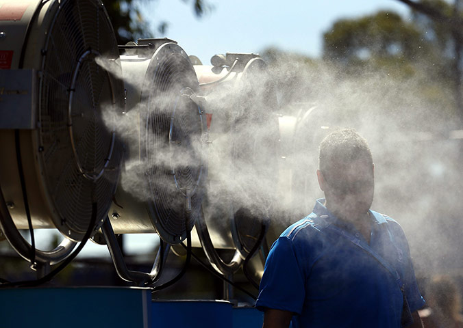 Aussie open day 2: Water mist fan