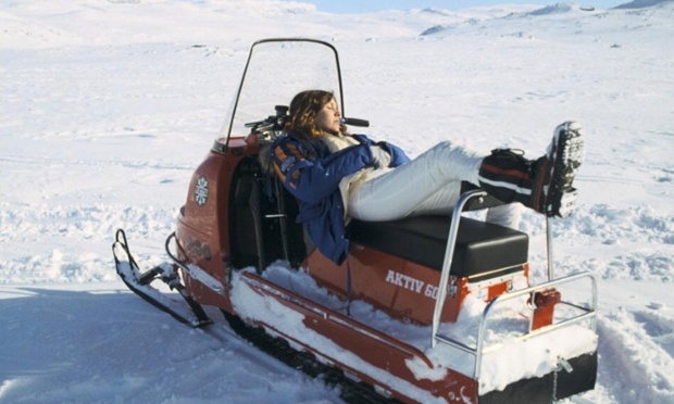 Carrie Fisher takes a nap between scenes.