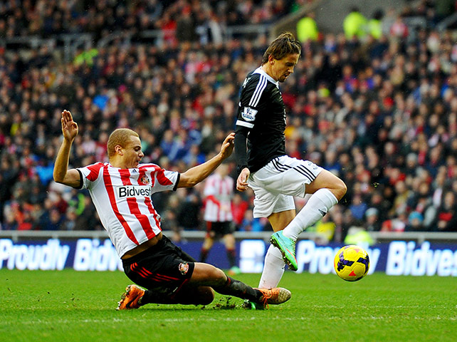 sunderland v southampton: Wes Brown tackle