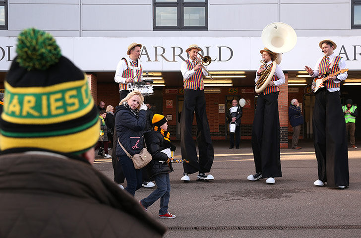 Saturday Round up: A band on stilts 