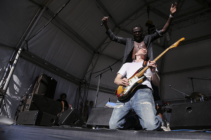 So frenchy: A guitar solo on the mainstage