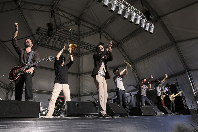 So frenchy: Babylon Circus thank the crowd