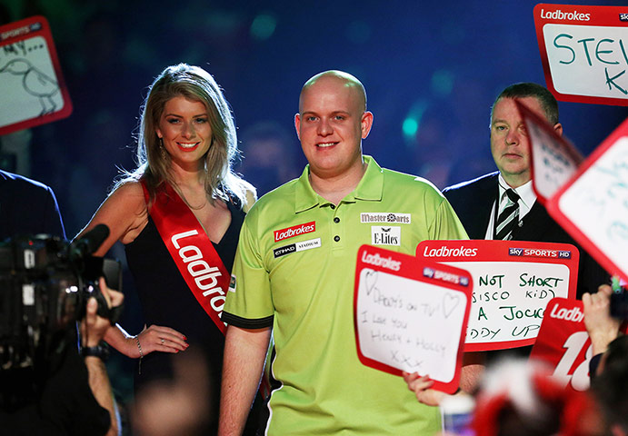 Michael van Gerwen : A smiling Michael van Gerwen 