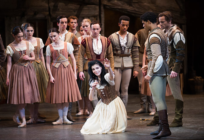 Giselle: Natalia Osipova (Giselle) and Carlos Acosta (Albrecht) 