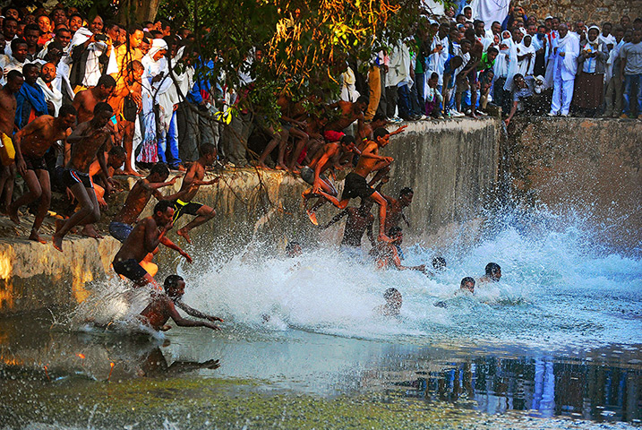FTA: Carl de Souza: Pilgrims jump into the Fasilides baths