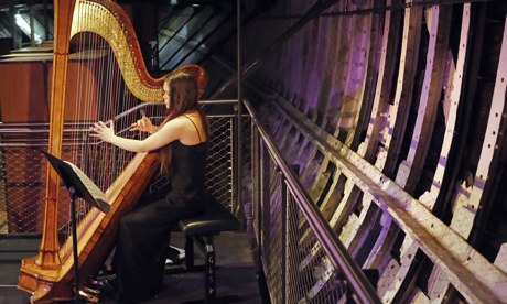 Cutty Sark theatre harpist Glenda Allaway