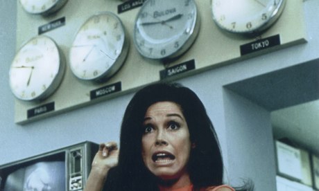Mary Tyler Moore clocks stressed