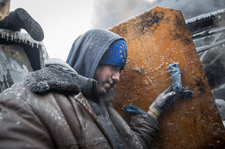 Ukraine: Protests Continue In Kiev As The Opposition Calls For A Snap Election