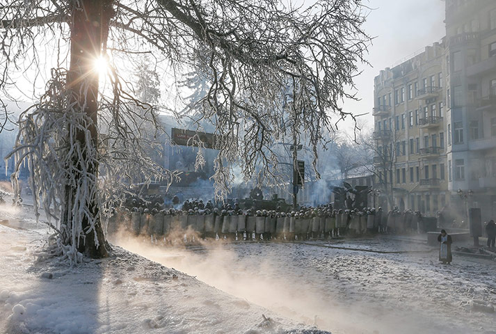 Ukraine: Ukrainian riot police officers stand in line 