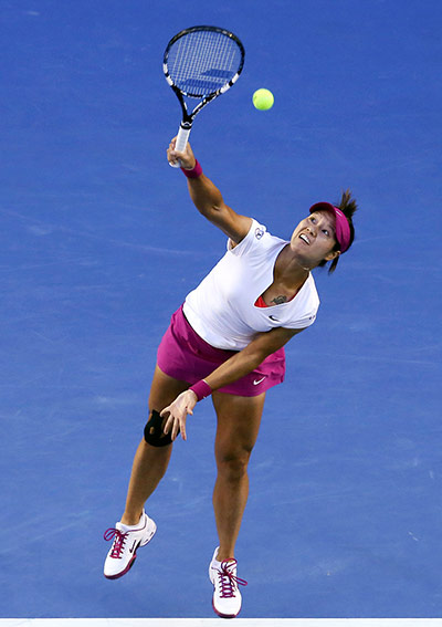 women's final: Li Na serves to Dominika Cibulkova