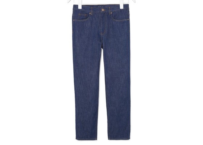 Jeans: The best jeans - relaxed dark blue boyfriend jeans by Cos