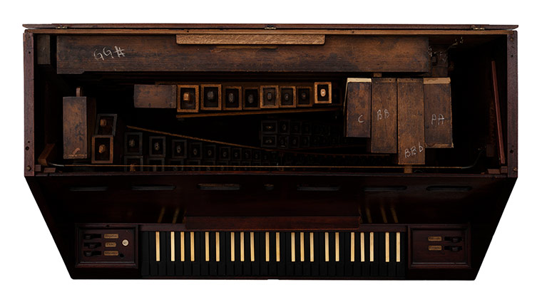 Pianos at the Horniman: Bureau organ