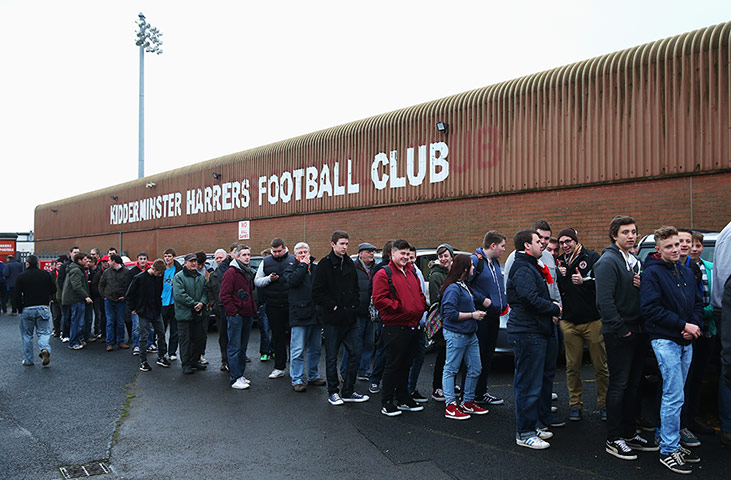 FA Cup 3rd round: Kidderminster Harriers fans queue at Aggborough Stadium 