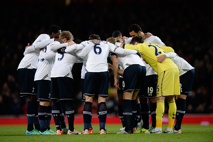 Arsenal v Spurs: The Spurs team huddle before kick-off