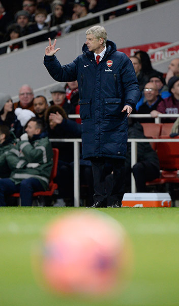 Arsenal versus Spurs: Arsene Wenger issues instructions