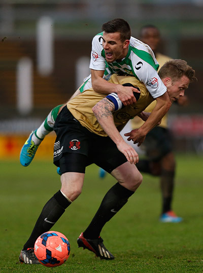 FA CUP THIRD ROUND: Kevin Dawson collides with Nathan Clarke