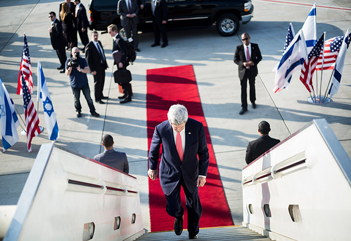Weekend in pictures: US Secretary of State John Kerry boards his plane at Ben Gurion Internation