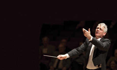 Grant Llewellyn conducting A Dylan Thomas Trilogy