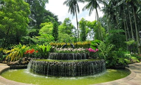 Singapore: fountain in botanical gardens