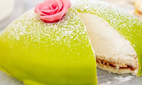 Princess torte with green icing