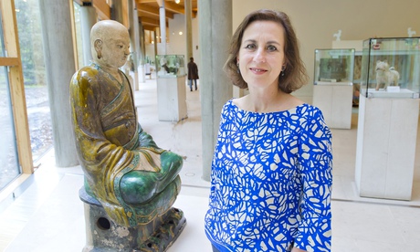 Kirsty Wark in a gallery