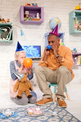 Katherine Carlton and Gordon Warnecke in Grandad, Me … and Teddy Too