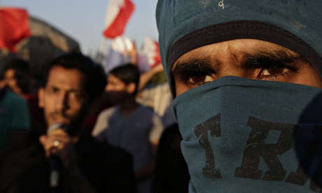 An anti-government march in A'ali, Bahrain, calling for freedom for political prisoners + democracy.