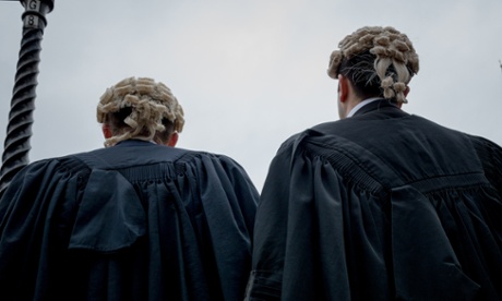 In-court advice centres will aid litigants who do not have lawyers to argue for them.