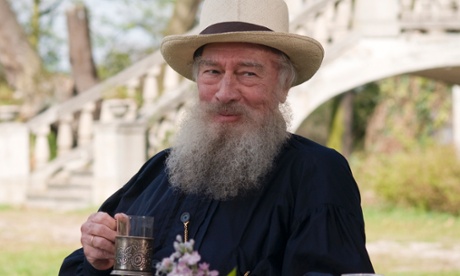 The Last Station - Cheers! Raising a toast to Plummer's splendid beard.