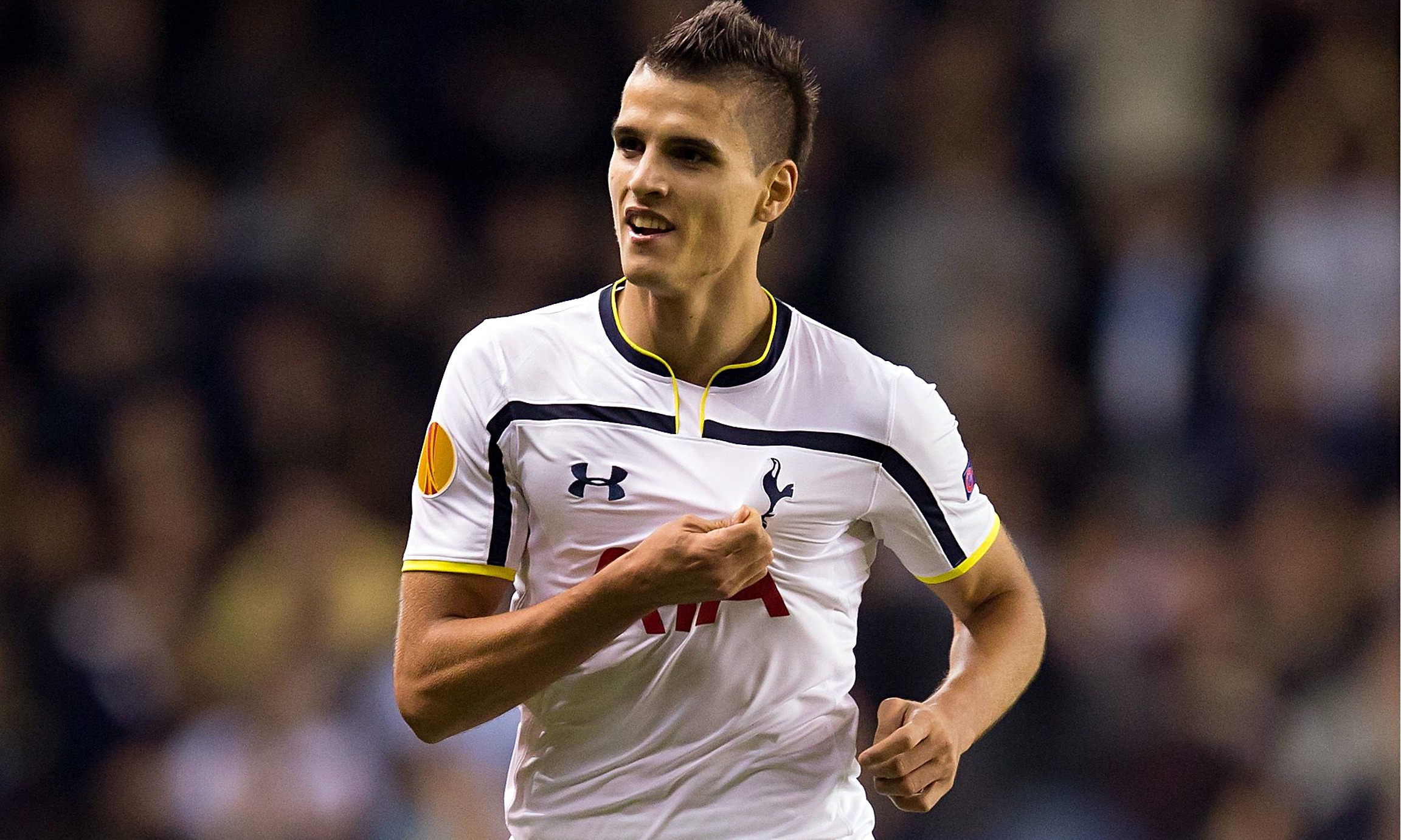 Erik Lamela  - 2024 Dark brown hair & alternative hair style.
