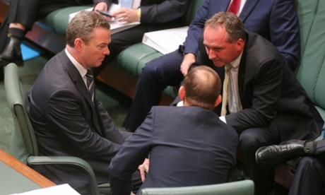 Barnaby Joyce in conference with Tony Abbott and Christopher Pyne as Labor tries to censure him.