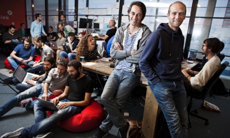 The Blendle team in their Utrecht office, with founders Alexander Klöpping and Marten Blankesteijn
