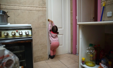 Unicef and PorCausa report warn of a 'lost decade' for Spain's children- more than 2.7m Spanish children lived in poverty or at the risk of social exclusion in 2013. REUTERS/Andrea Comas