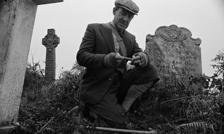 The Professor (MICHAEL HORDERN) in 'Whistle & I'll Come To You'.