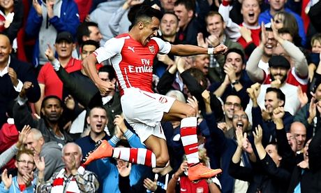 Alexis Sánchez celebrates