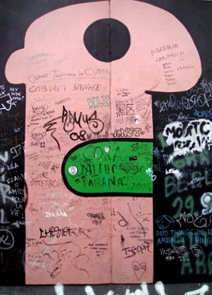 thierry noir fresco berlin wall