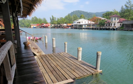 Baan Rim Nam, Thailand