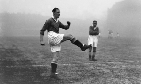 Alex Jackson warms up before a game between Chelsea and Aston Villa in the 1930-31 season.