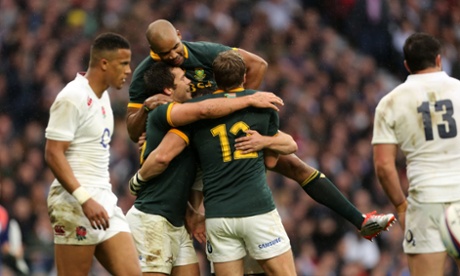 And celebrates with teammates, South Africa lead by 10.