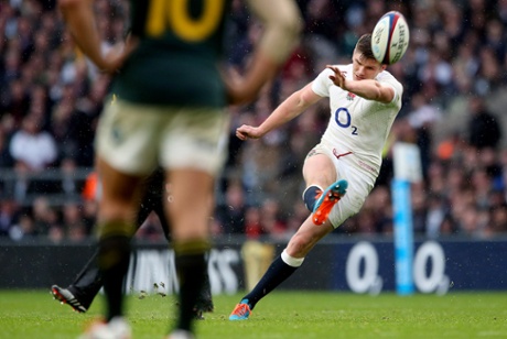 Owen Farrell kicks another three points.