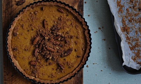 Pumpkin pie with an easy-to-make shortcrust pastry.