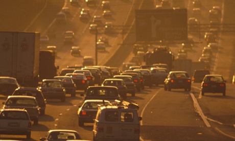 Rush hour traffic in Atlanta Georgia causingair pollution. Photo: M Stock/Alamy