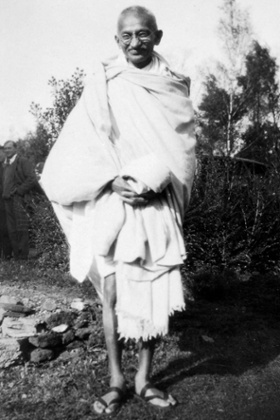 Roy portrays Gandhi as 'a backward-looking egomaniac'.