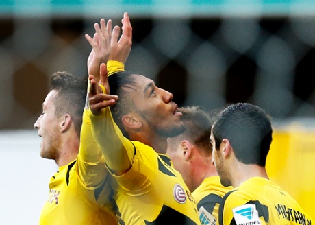 Early goal for Dortmund's Pierre-Emerick Aubameyang against SC Paderborn 07