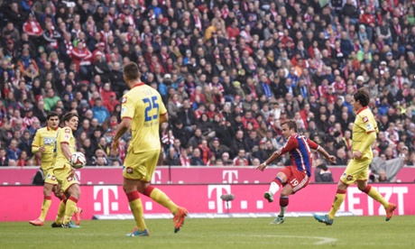 Mario Götze of Bayern Munich scores with a sublime strike.