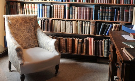 Innerpeffray library