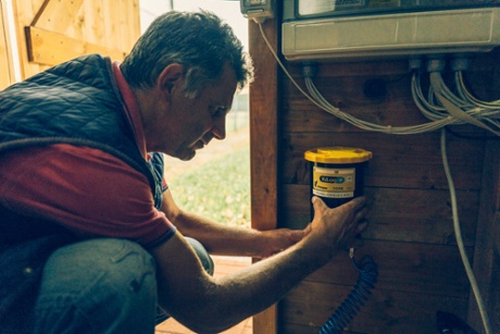 Demand Driven Distribution works with the help of a pressure transducer, known as a XiLog unit