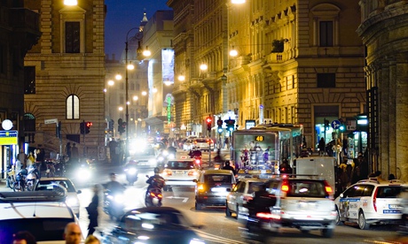 Traffic on Corso Vittorio Emanuele in Rome
